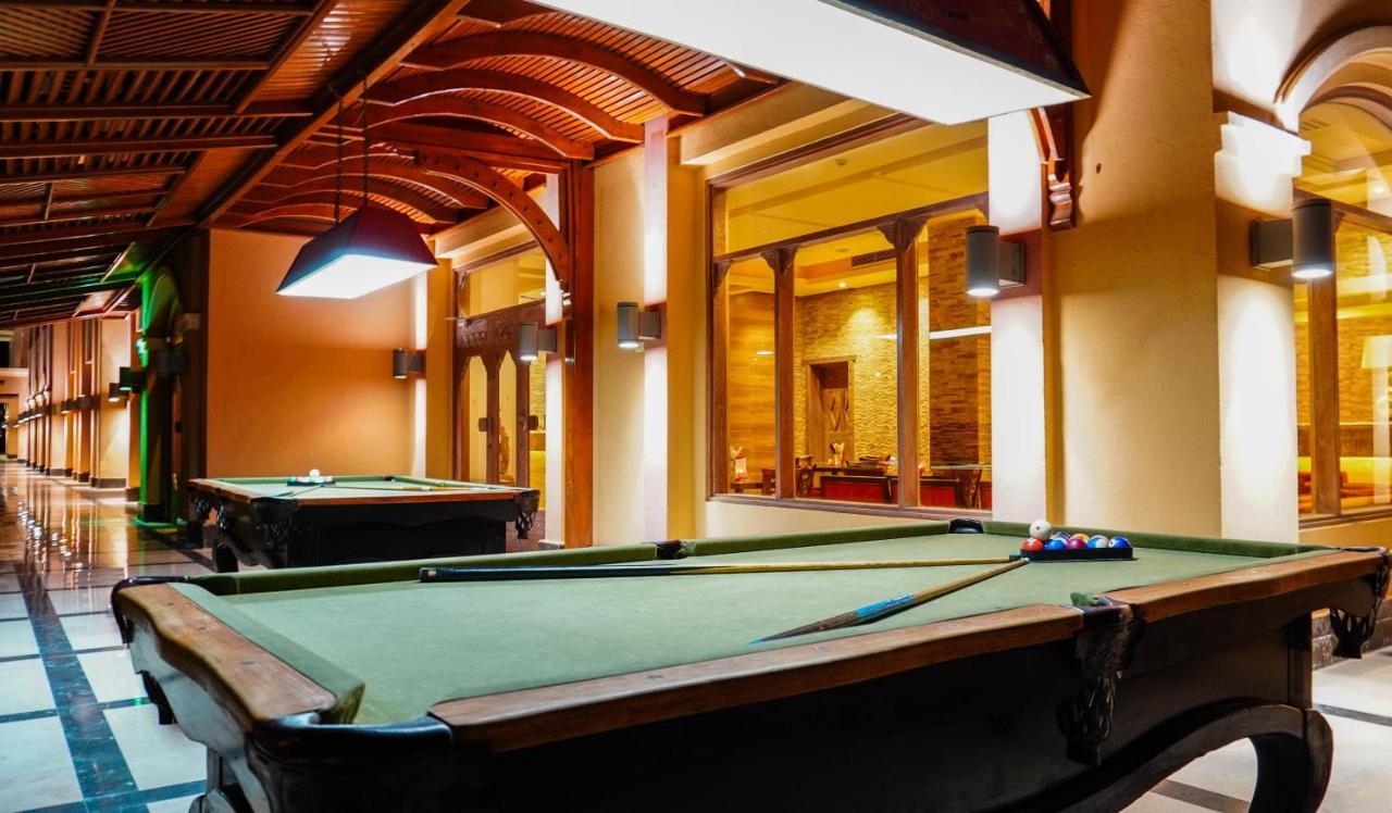Hotel Charmillion Club Aquapark Šarm aš-Šajch Exteriér fotografie The pool table at the hotel