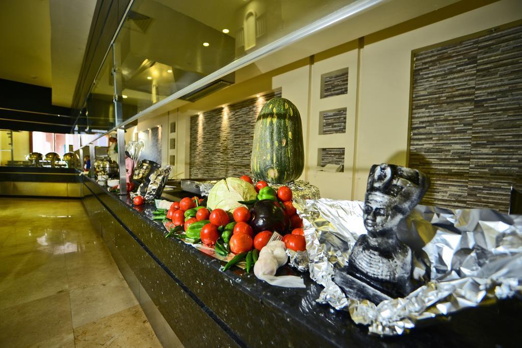 Hotel Charmillion Club Aquapark Šarm aš-Šajch Exteriér fotografie A salad bar
